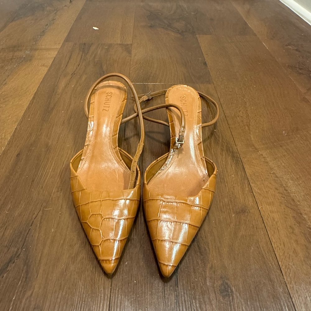 SCHUTZ Tan Croc-Embossed Pointed Slingback Flats